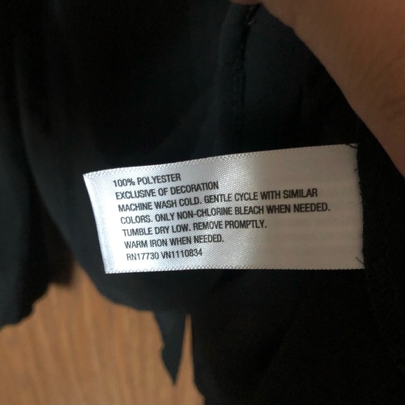 Long sleeve backwards buttons up blouse - Picture 3 of 5